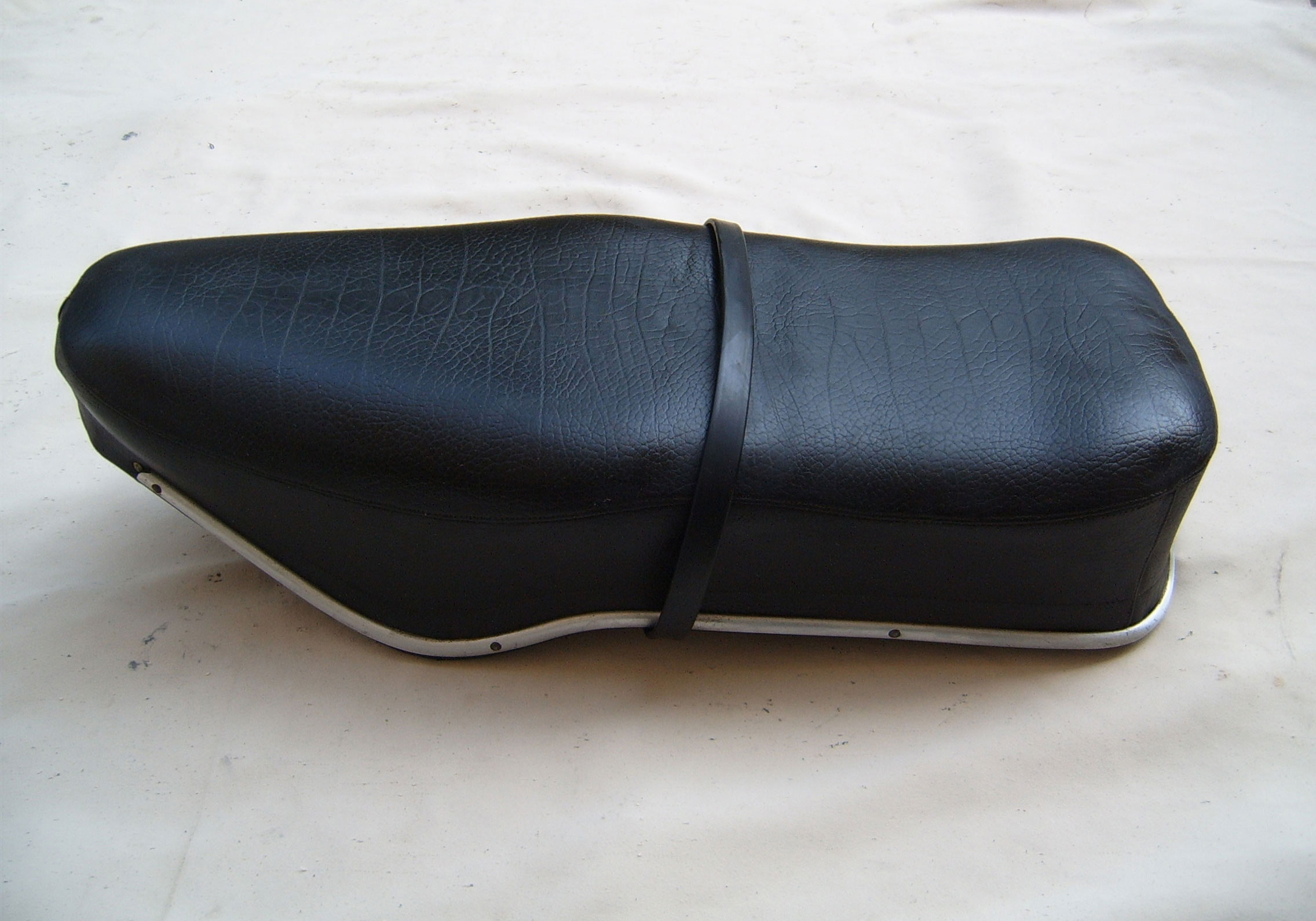 CARBON STYLE SITZBANK BEZUG FÜR MZ 125 SM SX MODELLE Ab Bj 2000